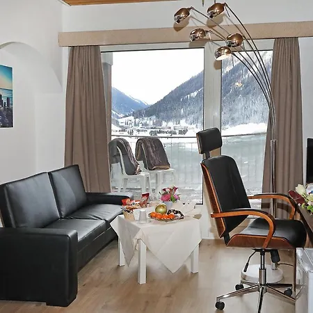 Derby Hotel 4*