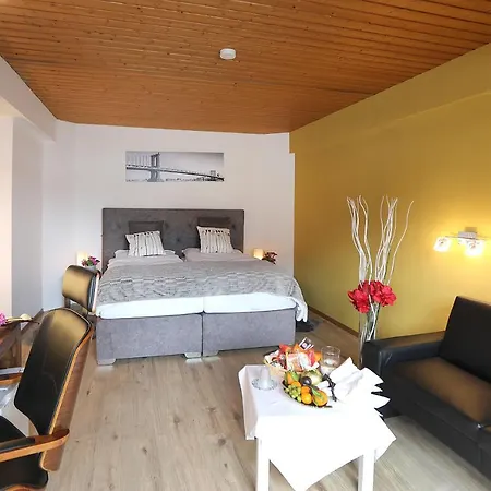 Derby Готель 4*